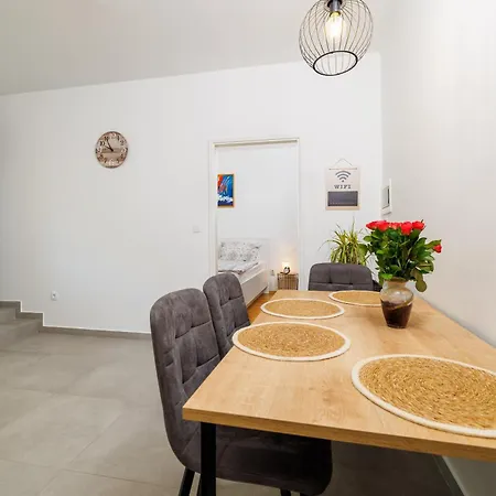 Apartmani Viktorija Jadranovo Exterior photo