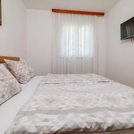 Apartmani Viktorija Jadranovo Exterior photo