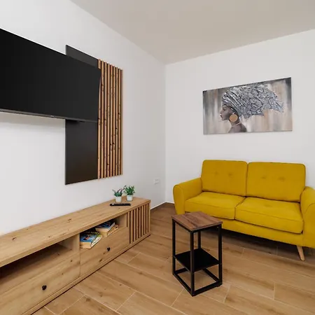 Apartmani Viktorija Jadranovo Exterior photo