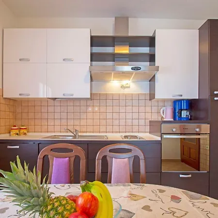 Apartmani Viktorija Jadranovo Exterior photo