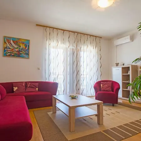 Apartmani Viktorija Jadranovo Exterior photo